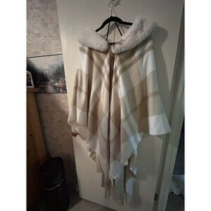 MARC NEW YORK ANDREW MARC OS Cream Beige‎ Plaid Poncho Cape Shawl Fringe Fur